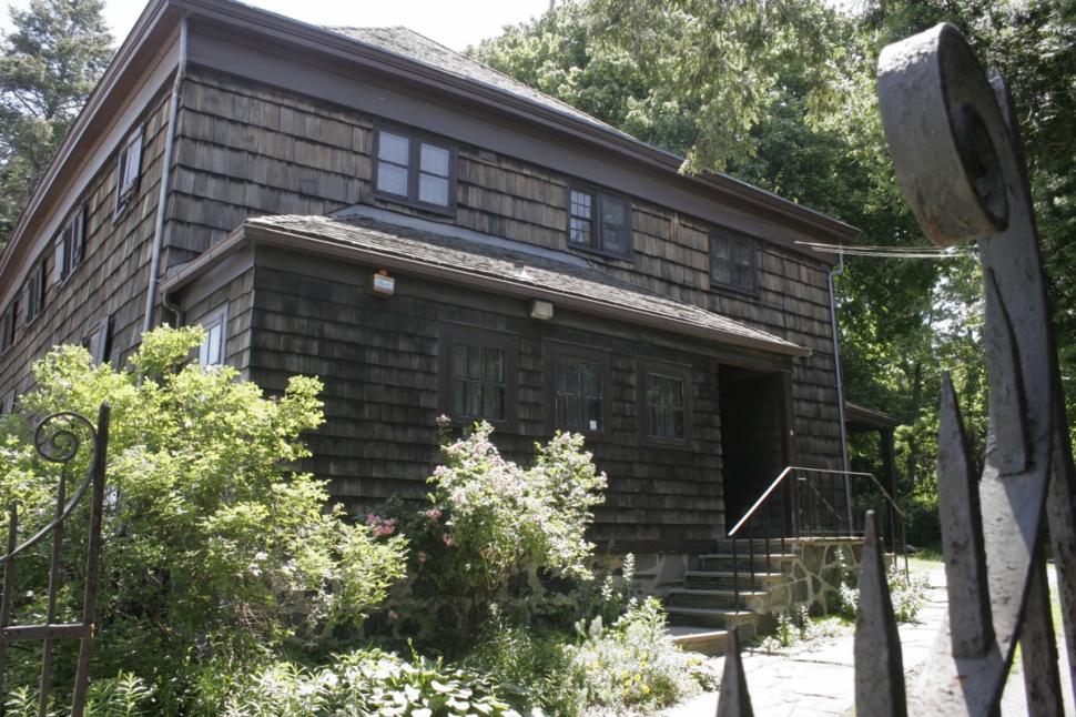 Bill to put Quaker Meeting House into national spotlight takes another step in Congress